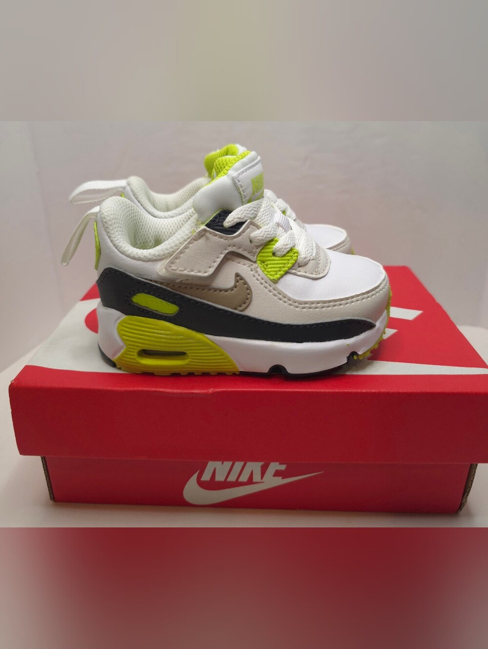 Nike Air Max 90 Easy On Size 4c Toddler Sneakers Retro White Khaki Cyber Green